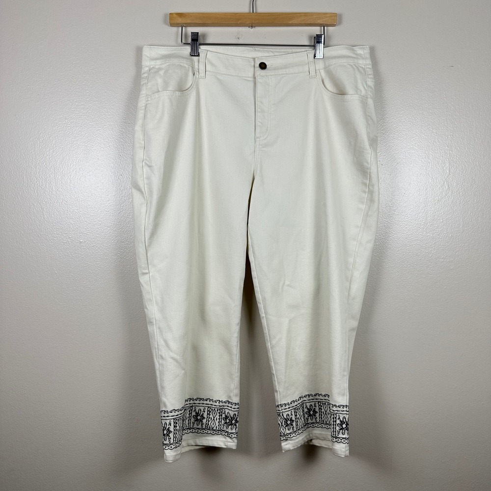 Christopher & Banks Women's 18W Cropped Pants White Embroidered Hem Capris NEW